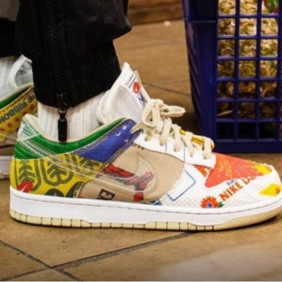 Nike “City Market” Dunks - Picture 1 of 4